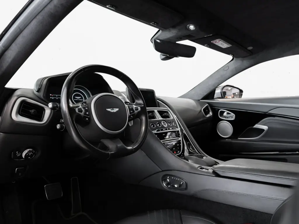 2019 DB11 V8 Coupe thumbnail vehicle image 2