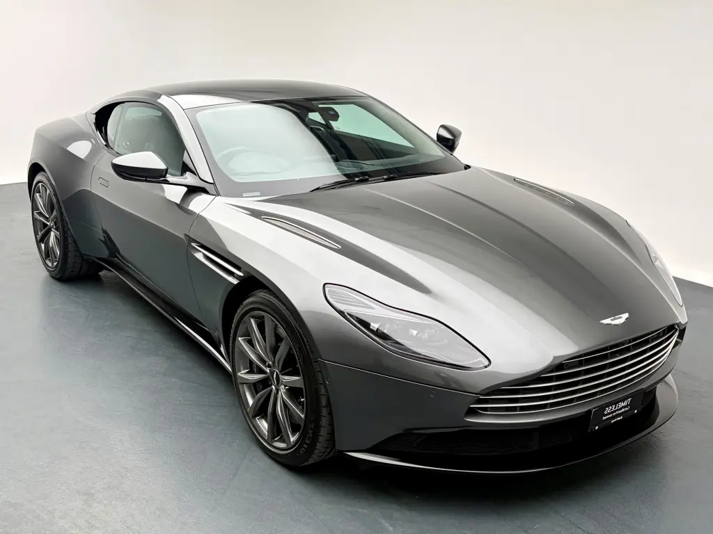 2019 DB11 V8 Coupe vehicle image