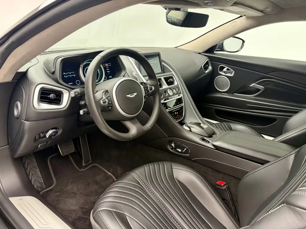 2019 DB11 V8 Coupe thumbnail vehicle image 2