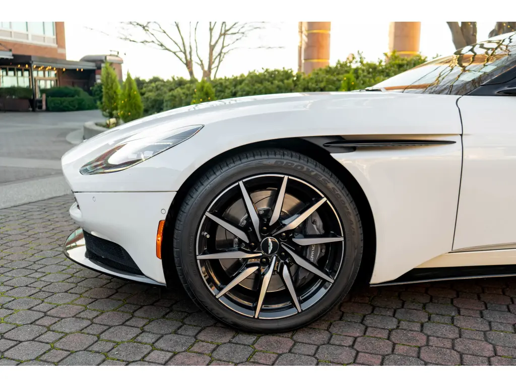2019 DB11 V8 Coupe thumbnail vehicle image 3