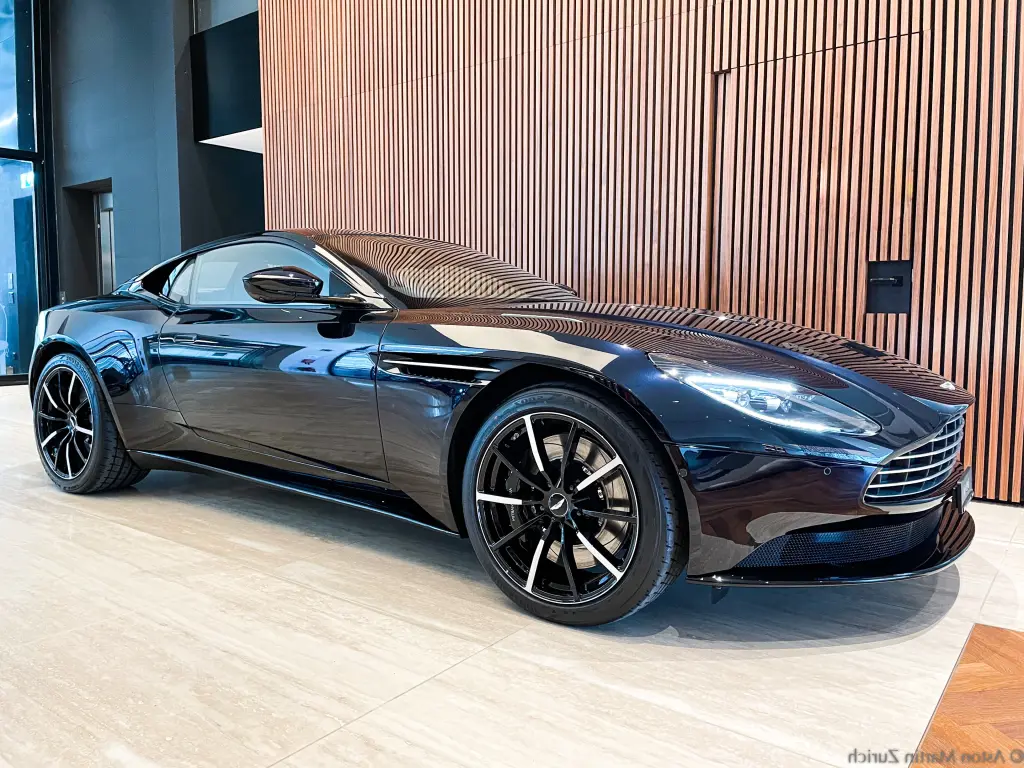2019 DB11 V8 Coupe vehicle image