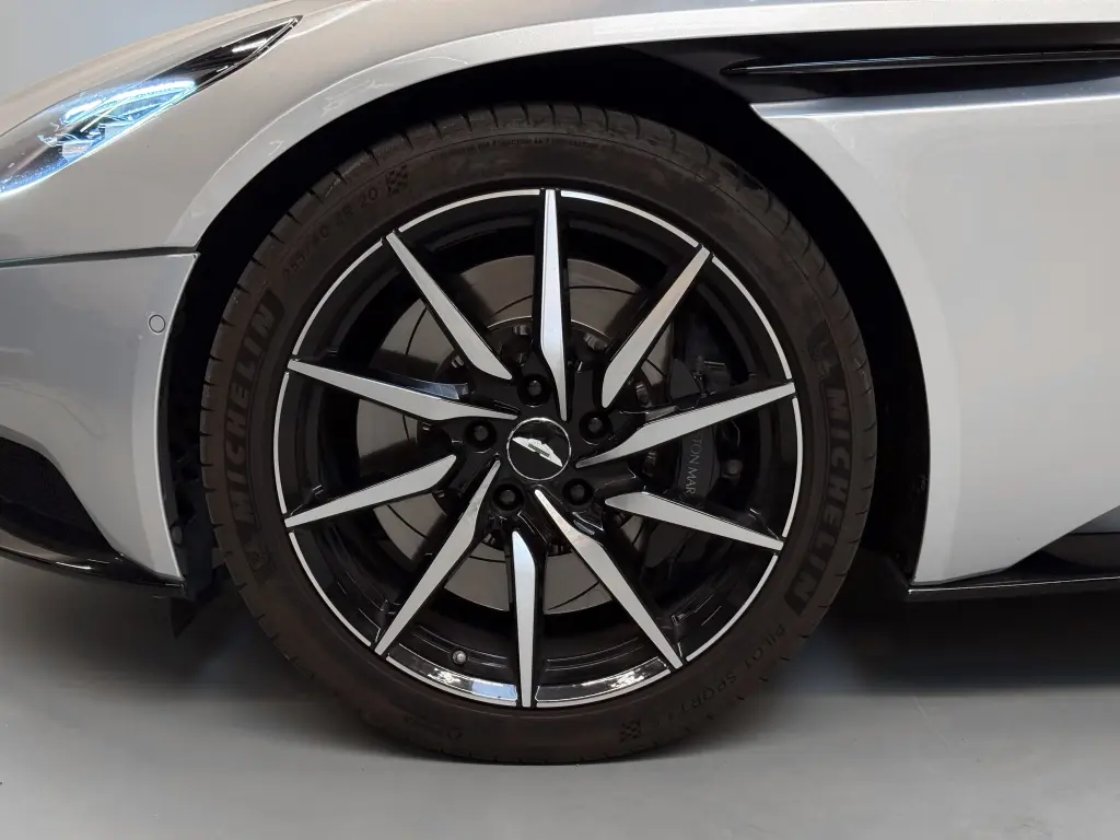 2019 DB11 V8 Coupe thumbnail vehicle image 3