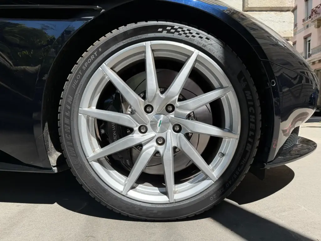 Aston Martin DB11 V8 Coupe 4.0 -  - Joinsteer - #3