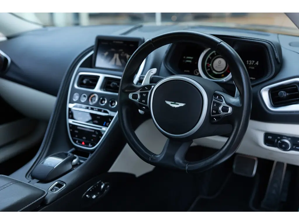 2020 DB11 V8 Coupe thumbnail vehicle image 2