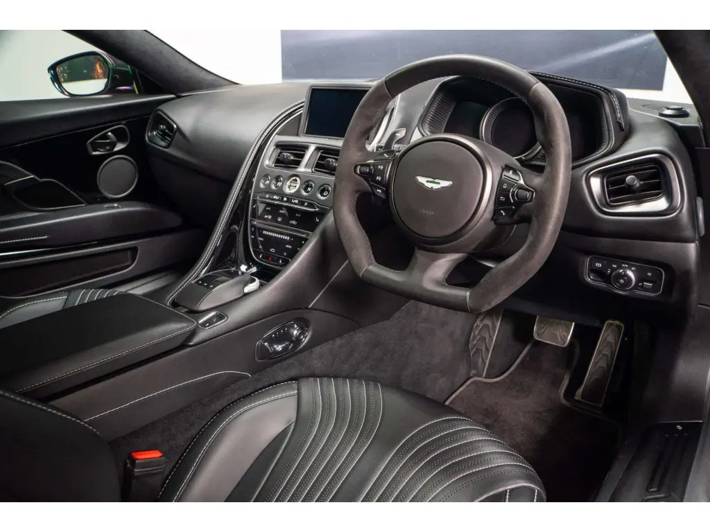 2020 DB11 V8 Coupe thumbnail vehicle image 2