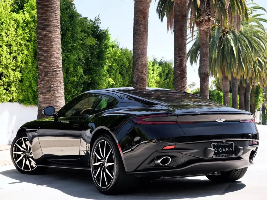 2020 DB11 V8 Coupe thumbnail vehicle image 1