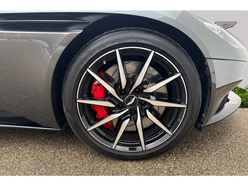 2021 DB11 V8 Coupe thumbnail vehicle image 3
