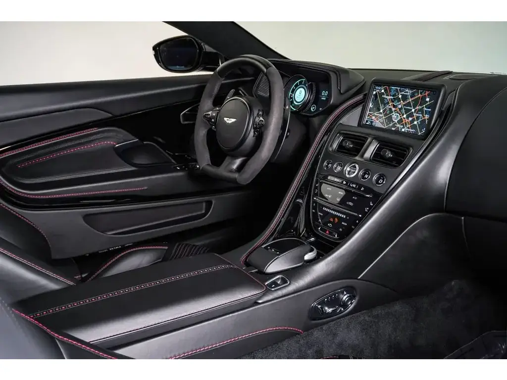 2021 DB11 V8 Coupe thumbnail vehicle image 2