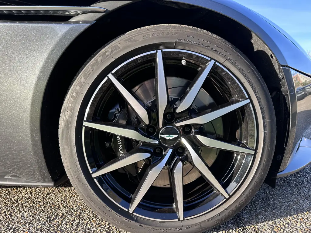 Aston Martin DB11 V8 Coupe 4.0 -  - Joinsteer - #3