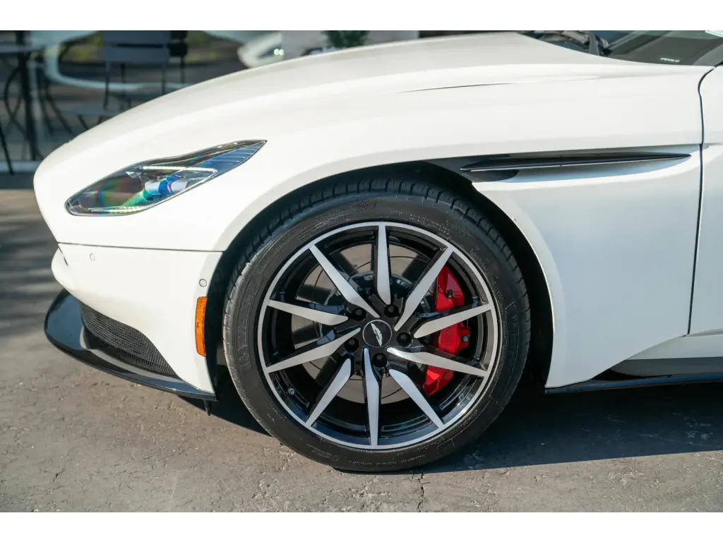 2021 DB11 V8 Coupe thumbnail vehicle image 3