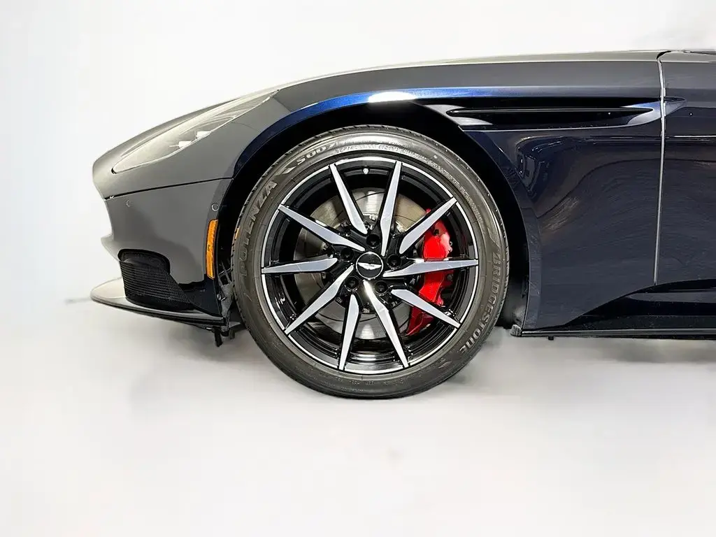 2021 DB11 V8 Coupe thumbnail vehicle image 3