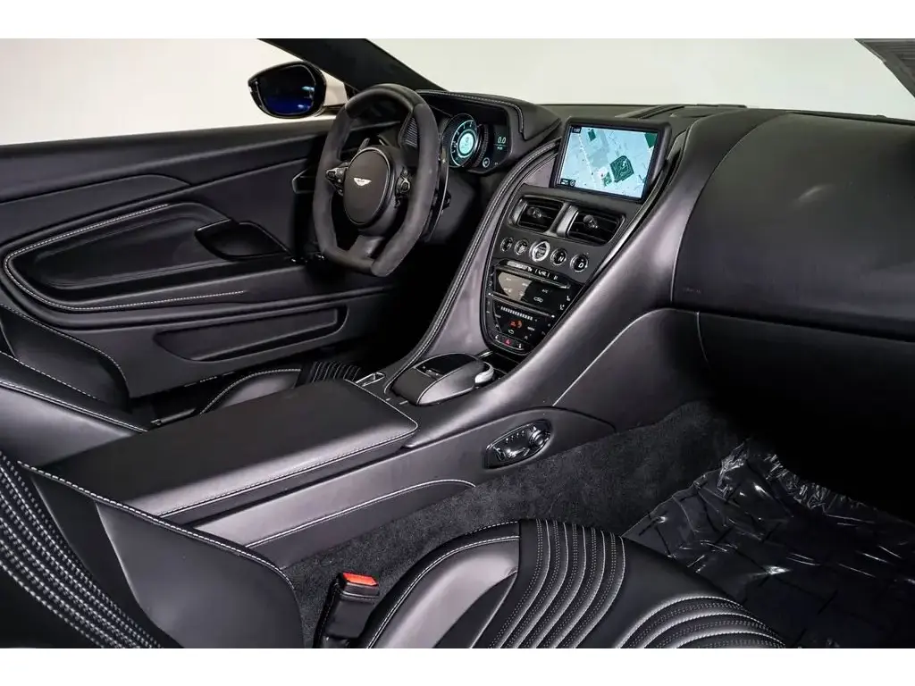 2021 DB11 V8 Coupe thumbnail vehicle image 2