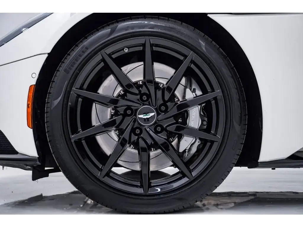 2021 DB11 V8 Coupe thumbnail vehicle image 3