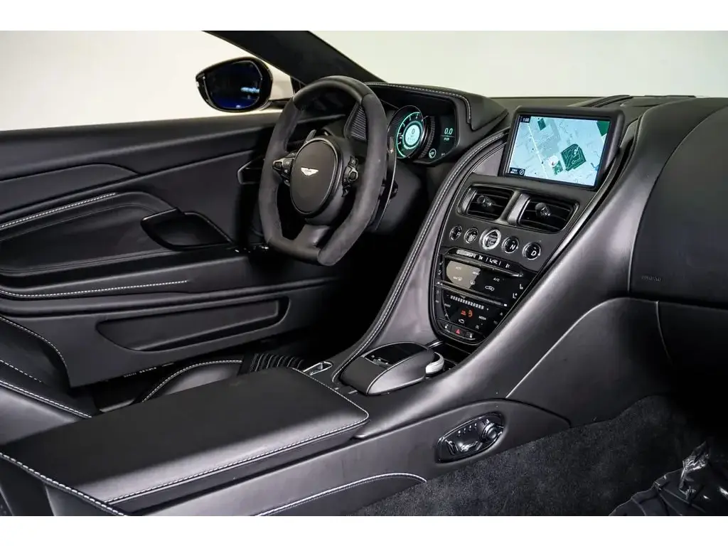 2021 DB11 V8 Coupe thumbnail vehicle image 2