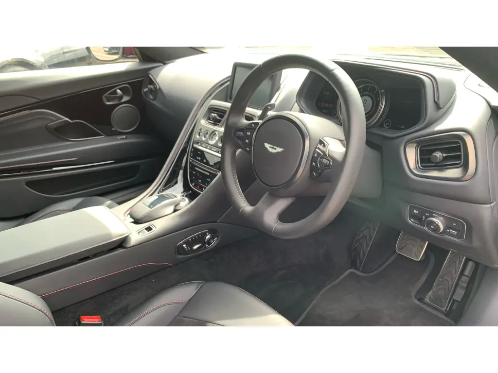 2022 DB11 V8 Coupe thumbnail vehicle image 2