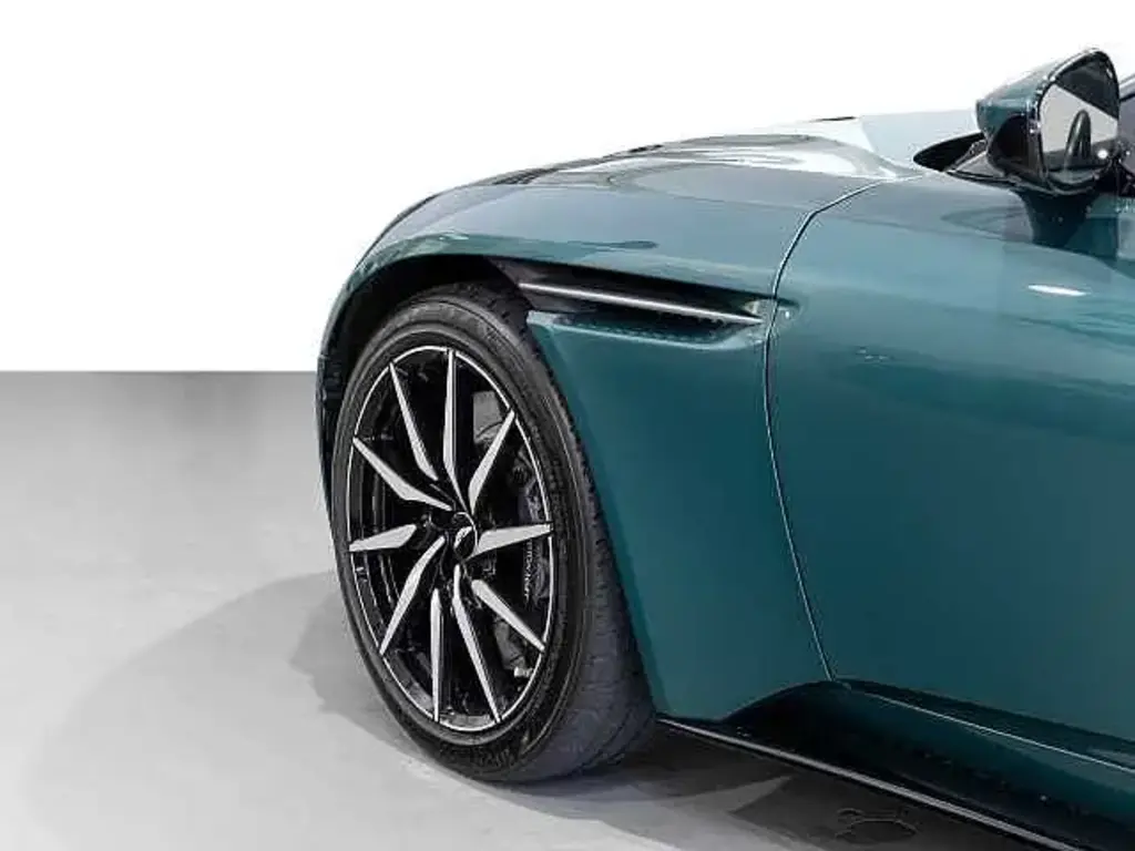2022 DB11 V8 Coupe thumbnail vehicle image 3