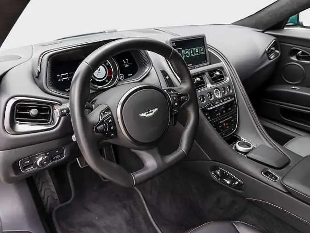 2022 DB11 V8 Coupe thumbnail vehicle image 2