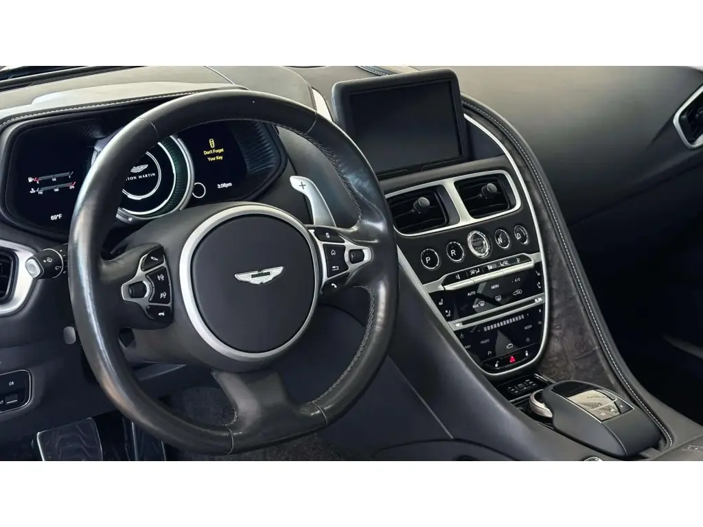 2022 DB11 V8 Coupe thumbnail vehicle image 2