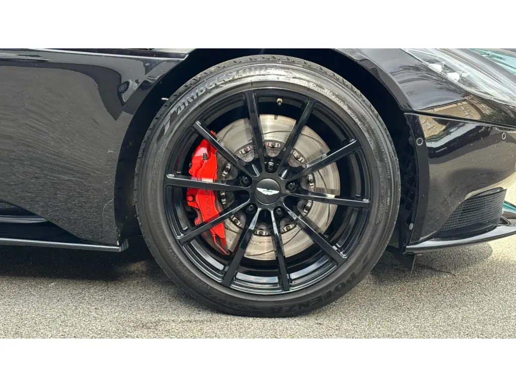 2023 DB11 V8 Coupe thumbnail vehicle image 3