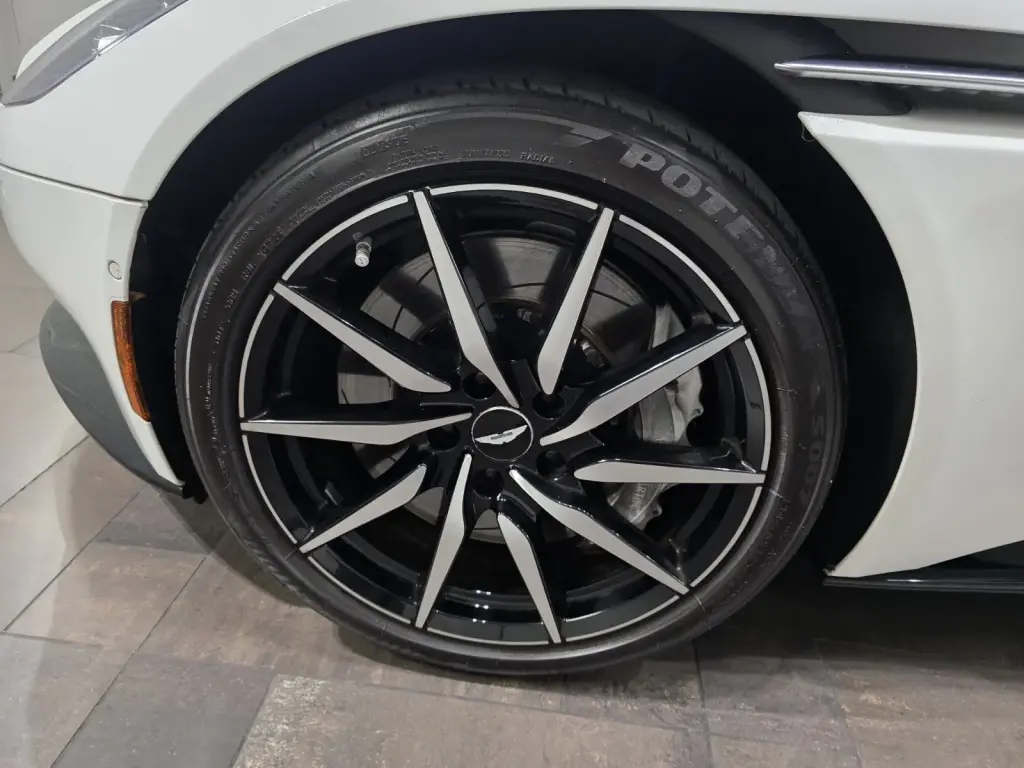 2023 DB11 V8 Coupe thumbnail vehicle image 3