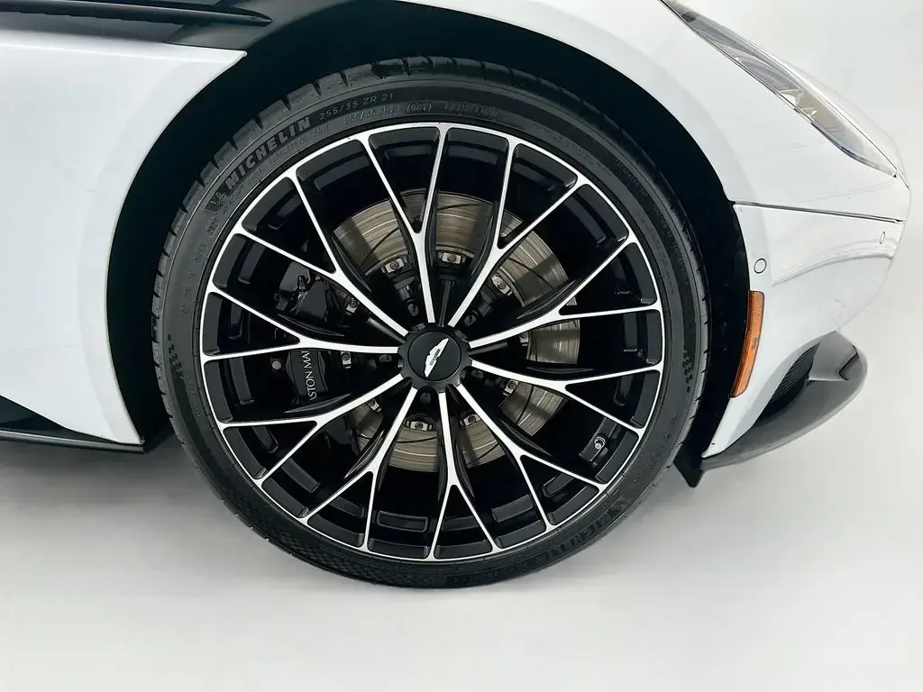 2023 DB11 V8 Coupe thumbnail vehicle image 3