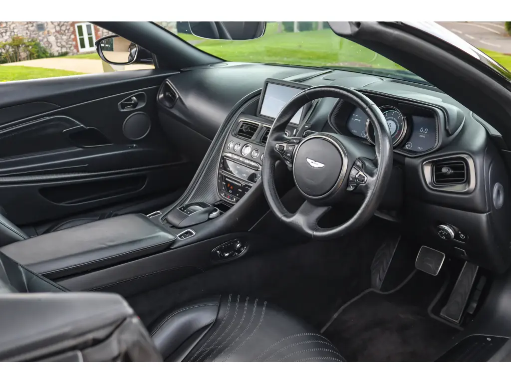 2019 DB11 V8 Volante thumbnail vehicle image 2