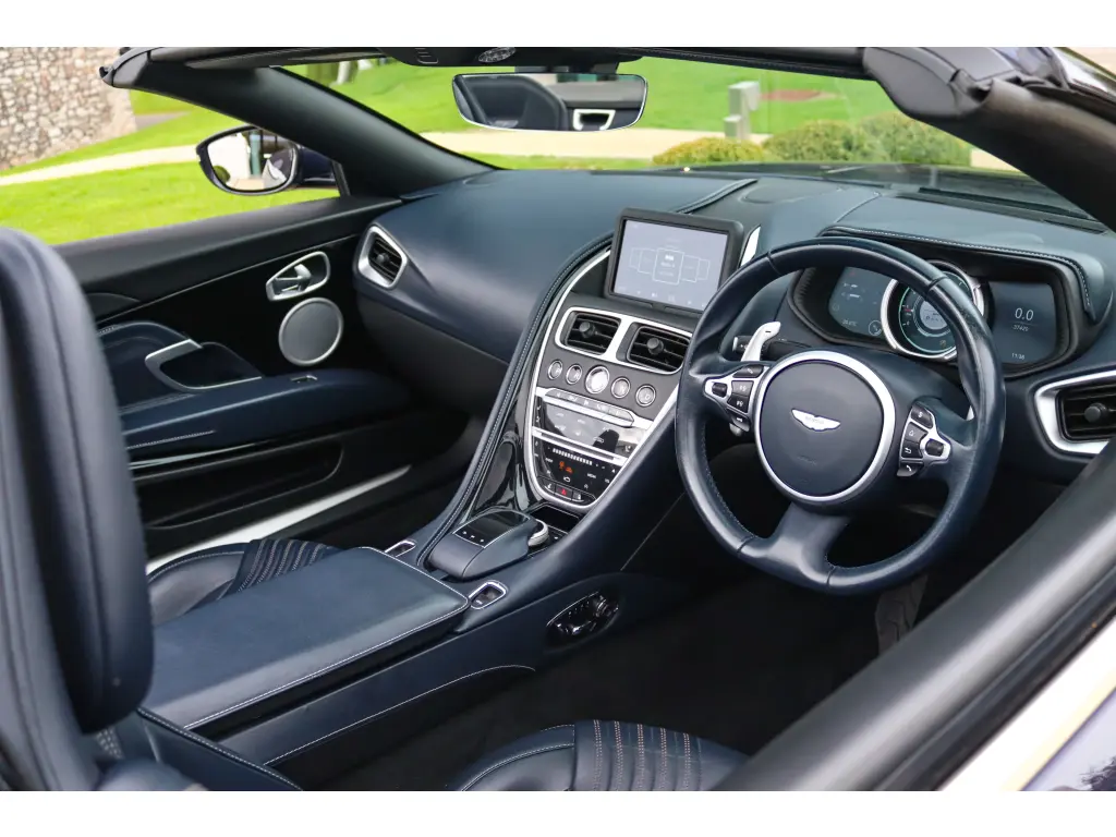 2019 DB11 V8 Volante thumbnail vehicle image 2