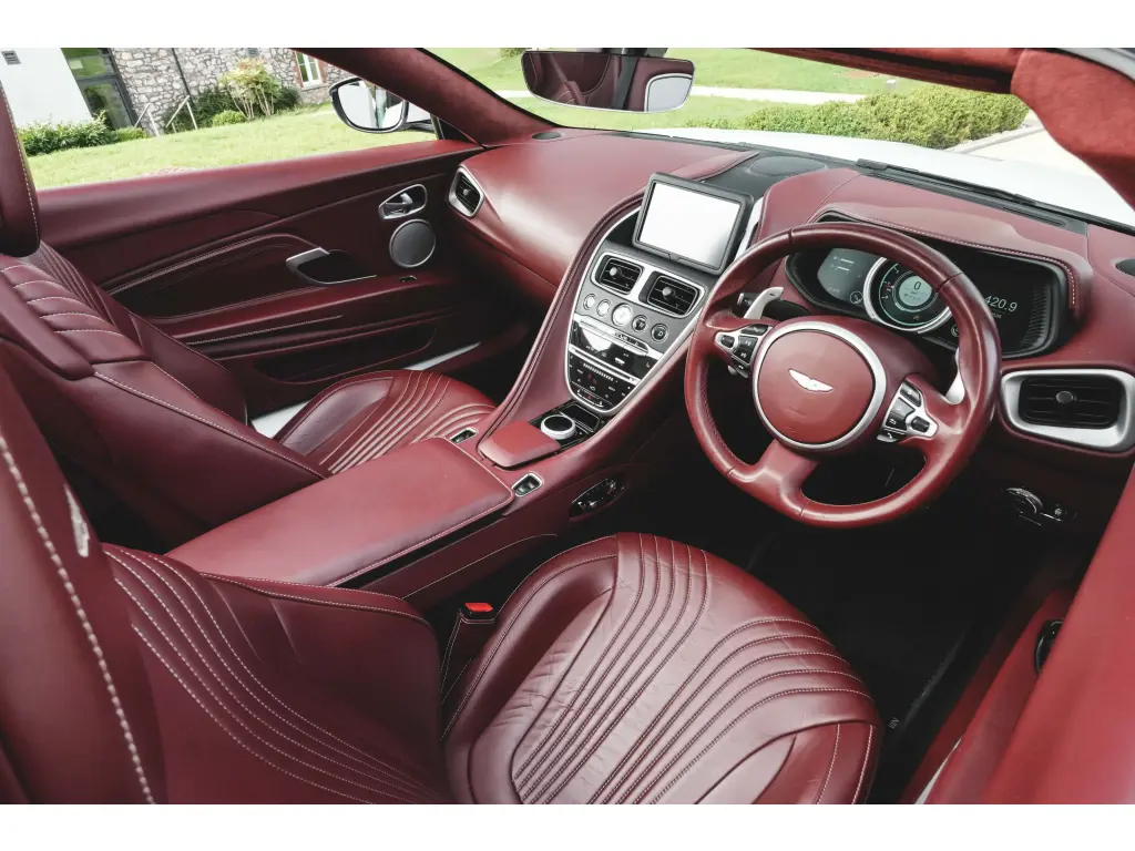 2019 DB11 V8 Volante thumbnail vehicle image 2