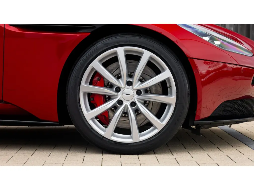 2019 DB11 V8 Volante thumbnail vehicle image 3