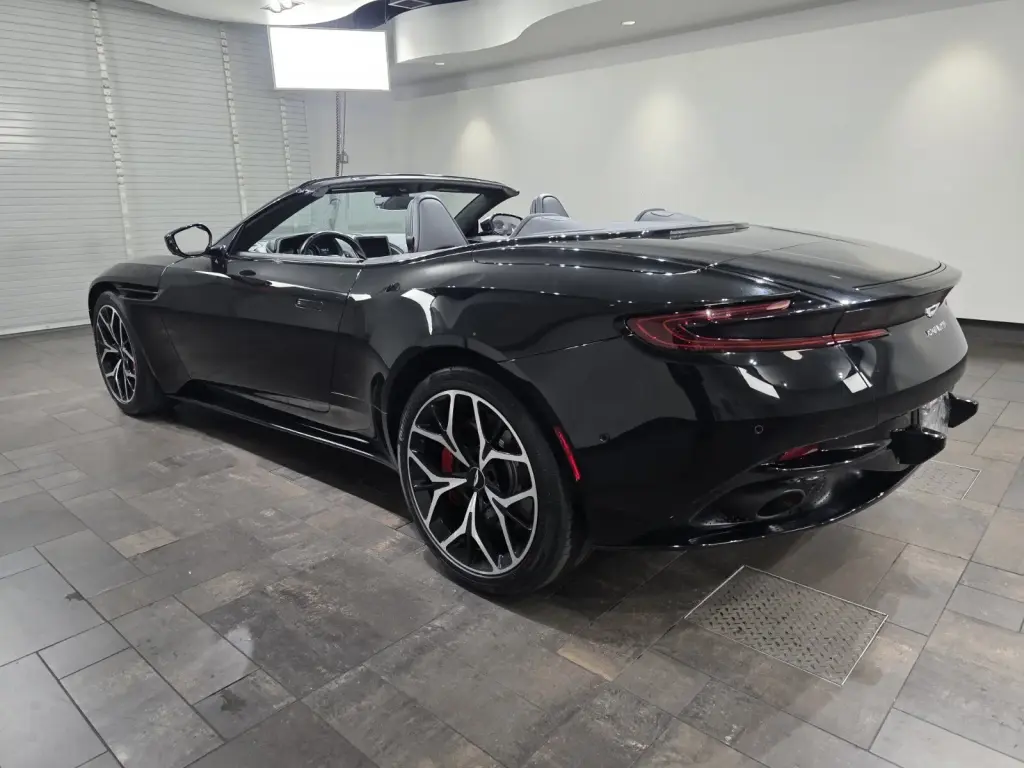 2019 DB11 V8 Volante thumbnail vehicle image 1