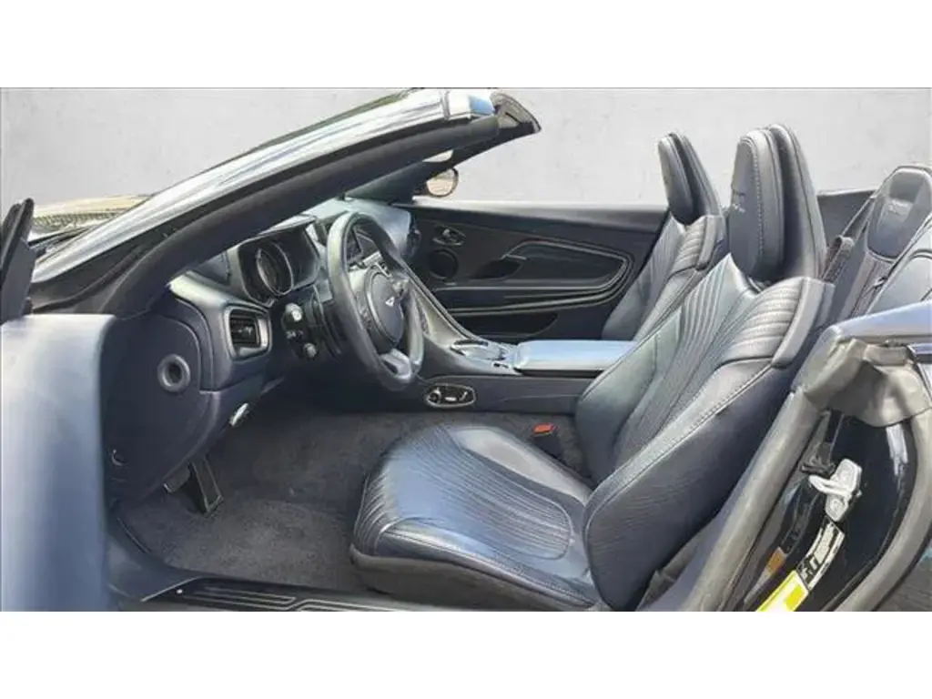 2019 DB11 V8 Volante thumbnail vehicle image 2