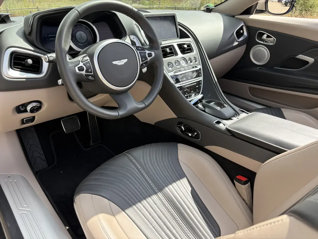 2019 DB11 V8 Volante thumbnail vehicle image 2
