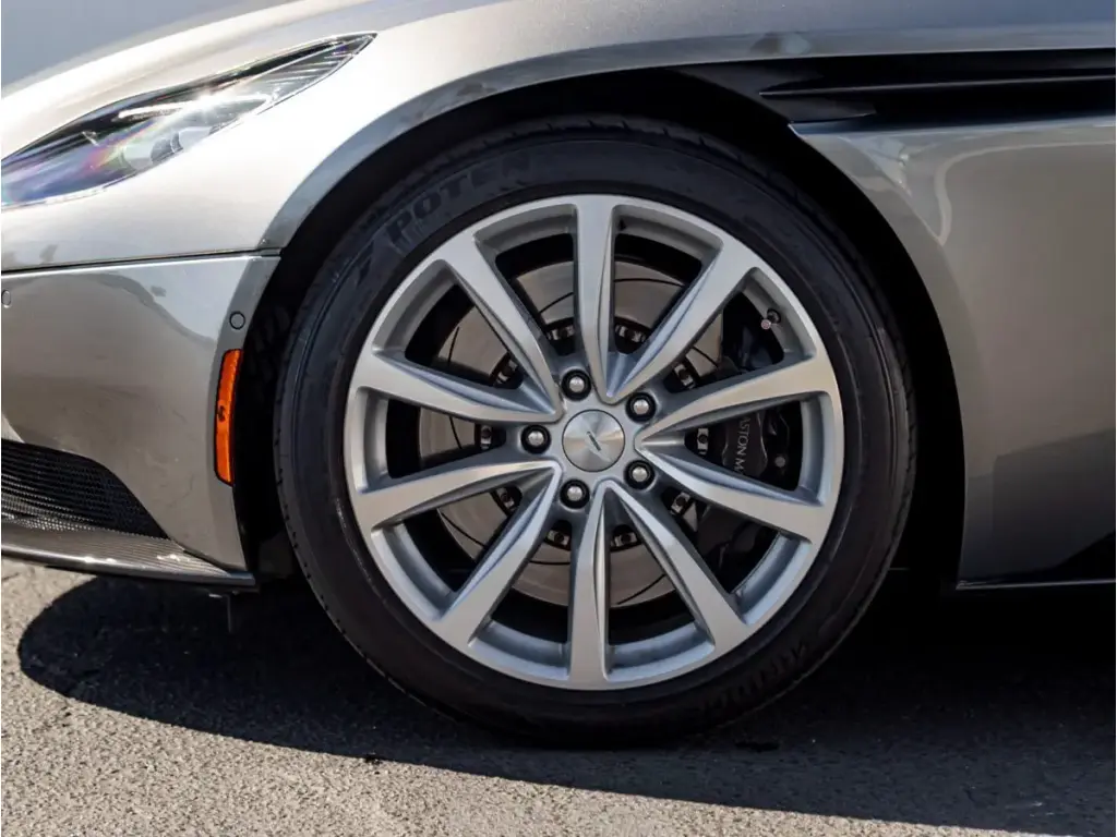 2019 DB11 V8 Volante thumbnail vehicle image 3