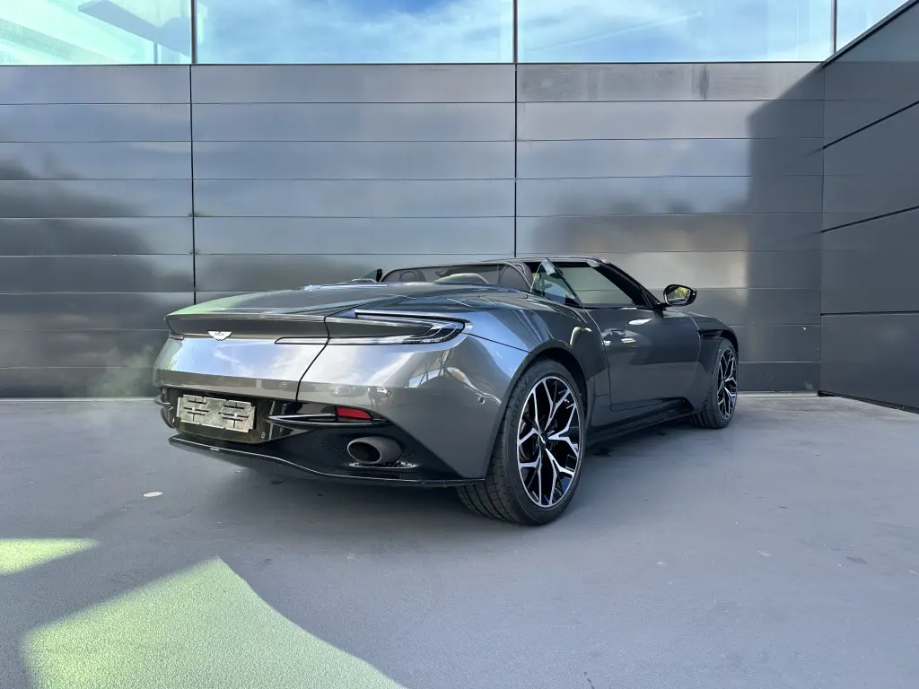 2019 DB11 V8 Volante thumbnail vehicle image 1