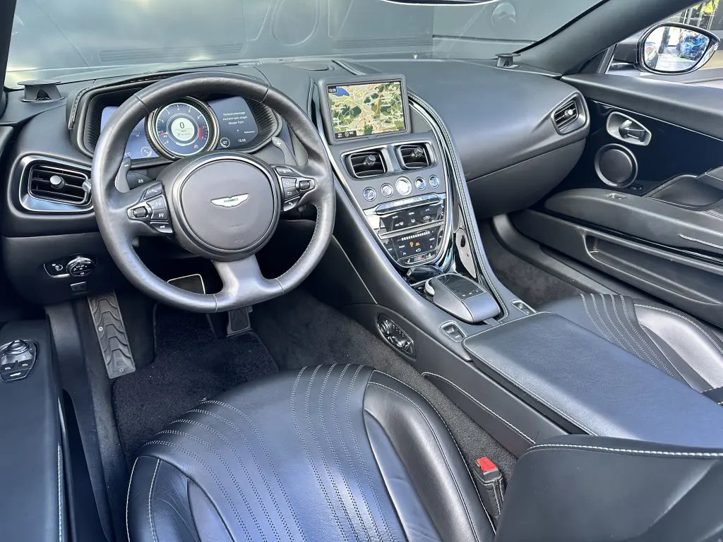 2019 DB11 V8 Volante thumbnail vehicle image 2
