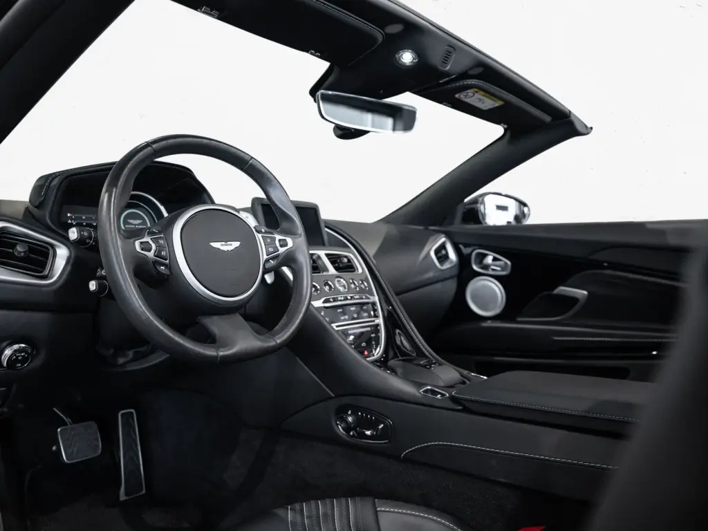 2019 DB11 V8 Volante thumbnail vehicle image 2