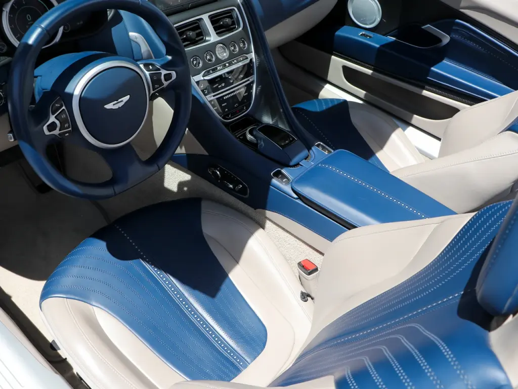 2019 DB11 V8 Volante thumbnail vehicle image 2