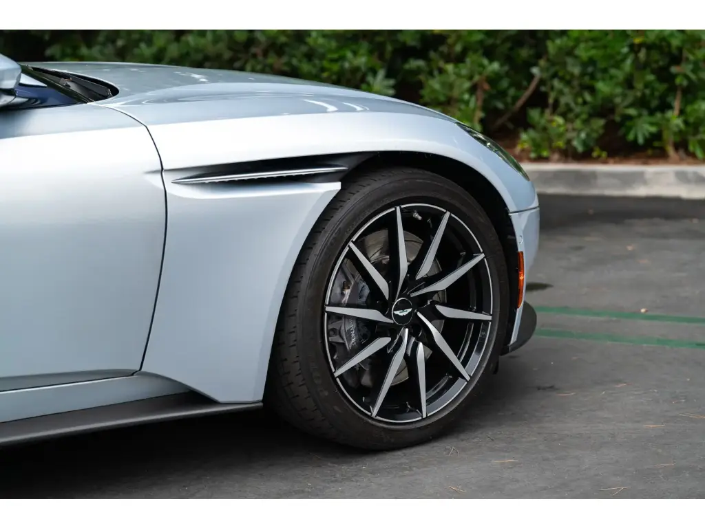 2020 DB11 V8 Volante thumbnail vehicle image 3