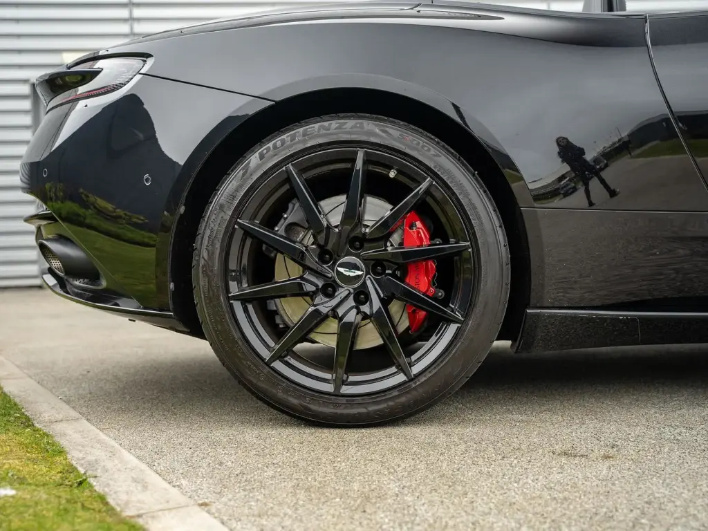 2021 DB11 V8 Volante thumbnail vehicle image 3