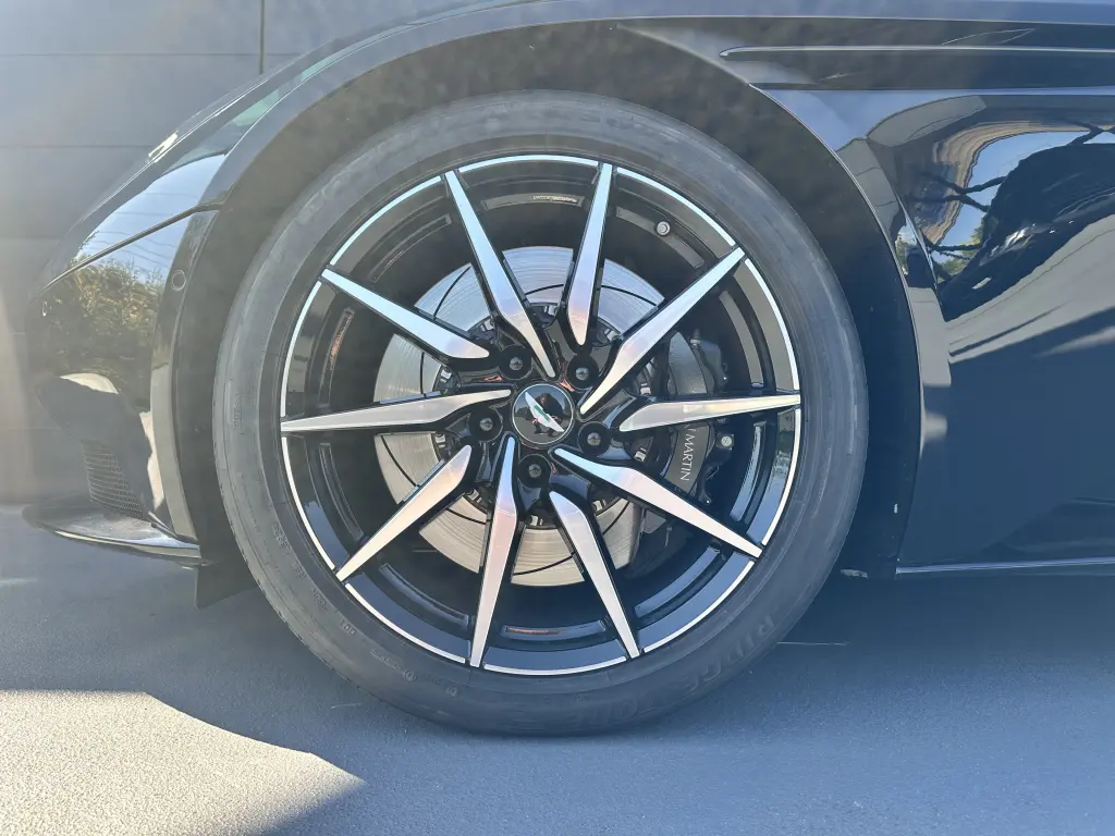 2021 DB11 V8 Volante thumbnail vehicle image 3