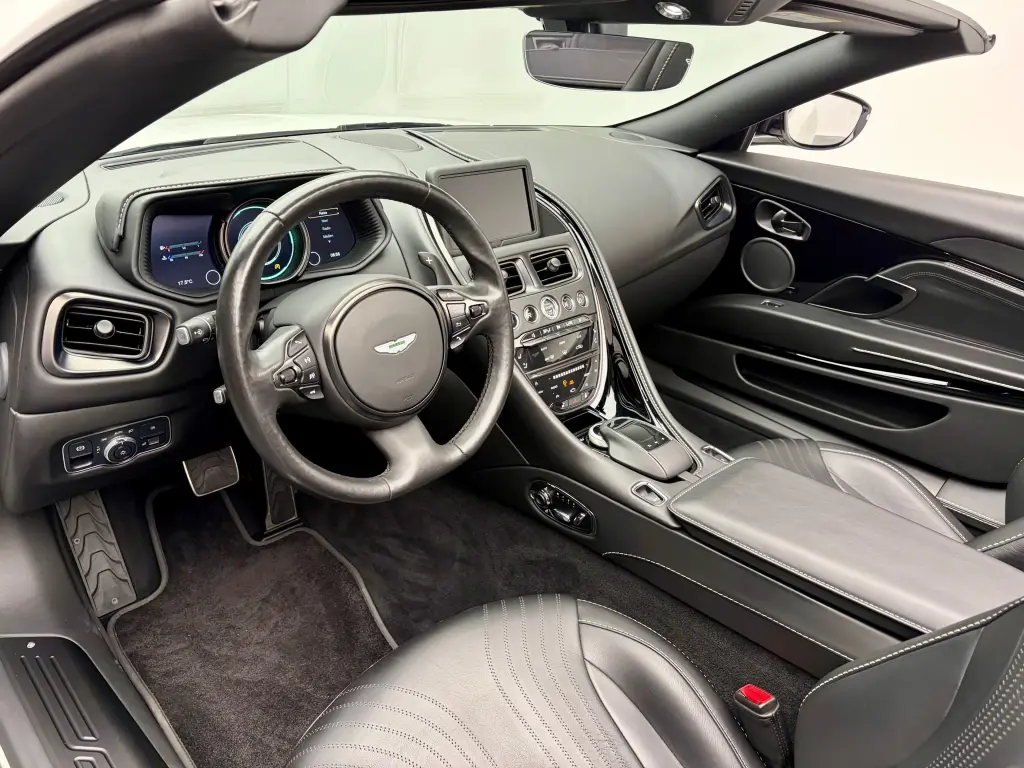 2021 DB11 V8 Volante thumbnail vehicle image 2