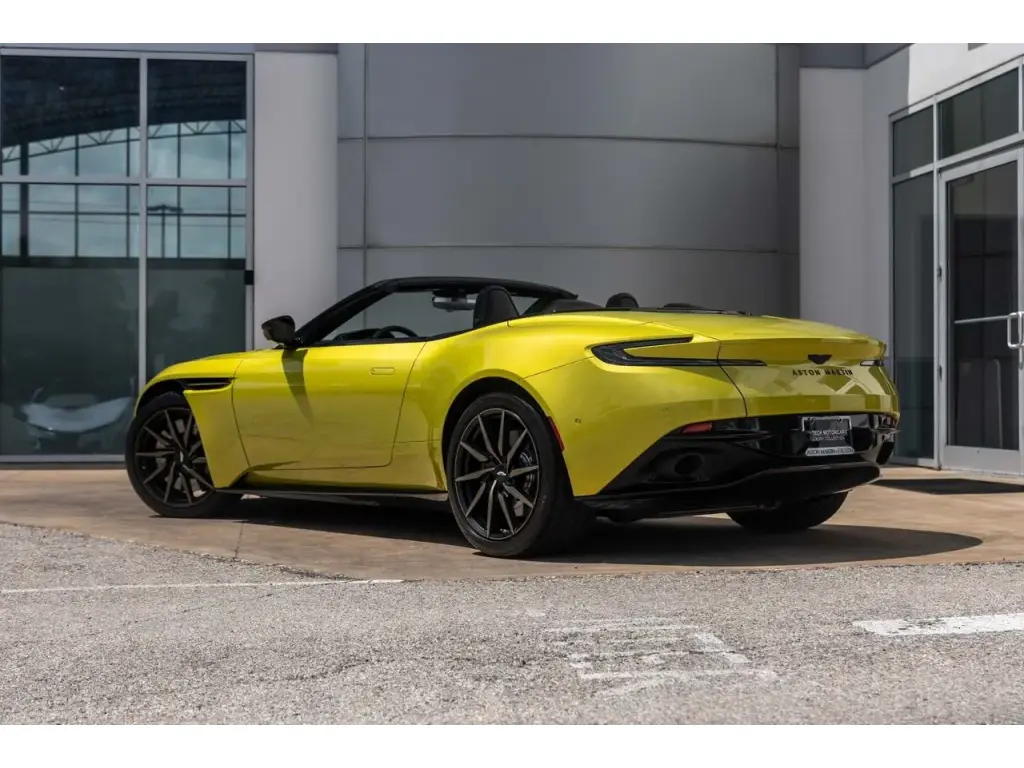 2022 DB11 V8 Volante thumbnail vehicle image 1
