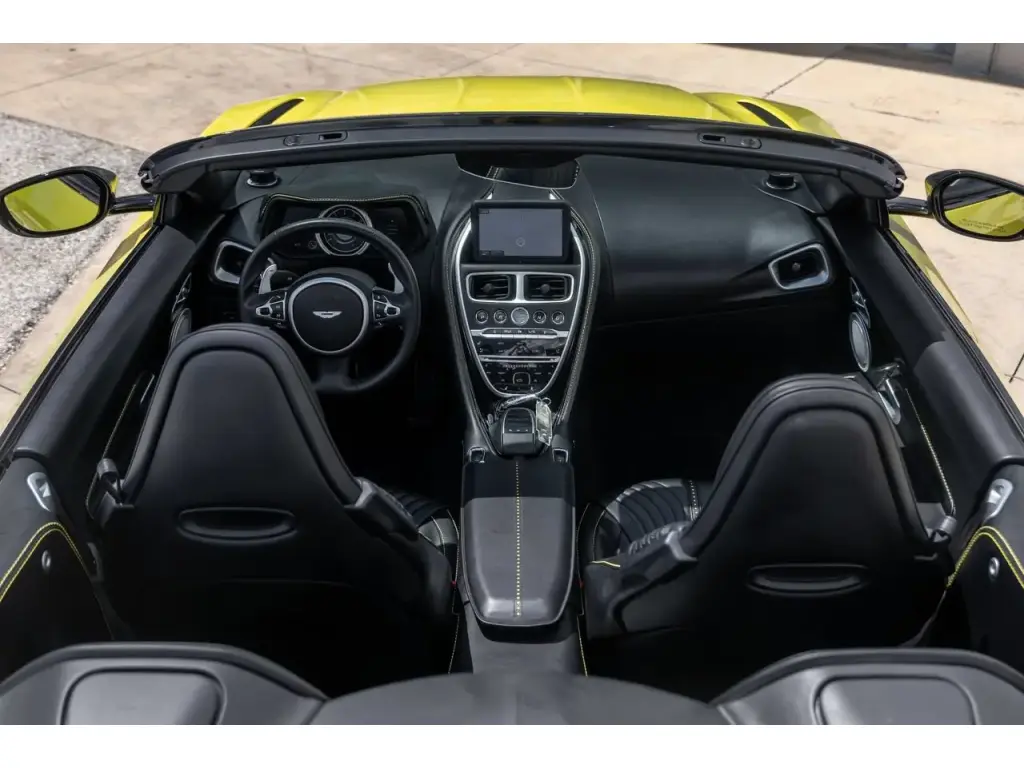 2022 DB11 V8 Volante thumbnail vehicle image 2