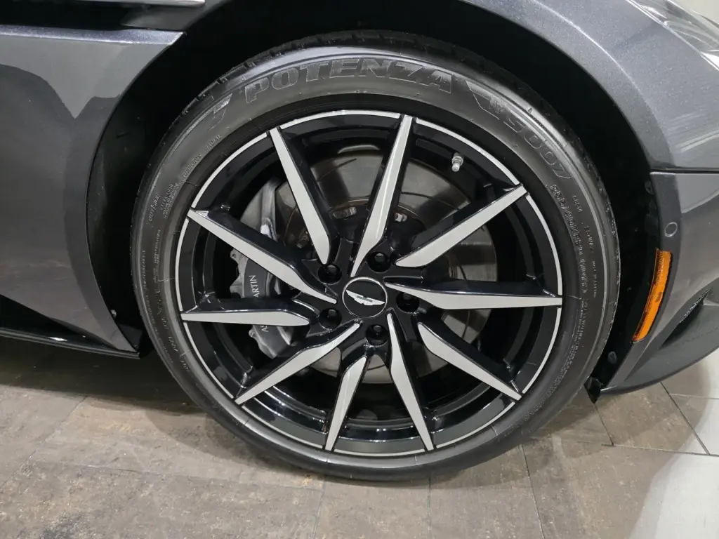 2022 DB11 V8 Volante thumbnail vehicle image 3