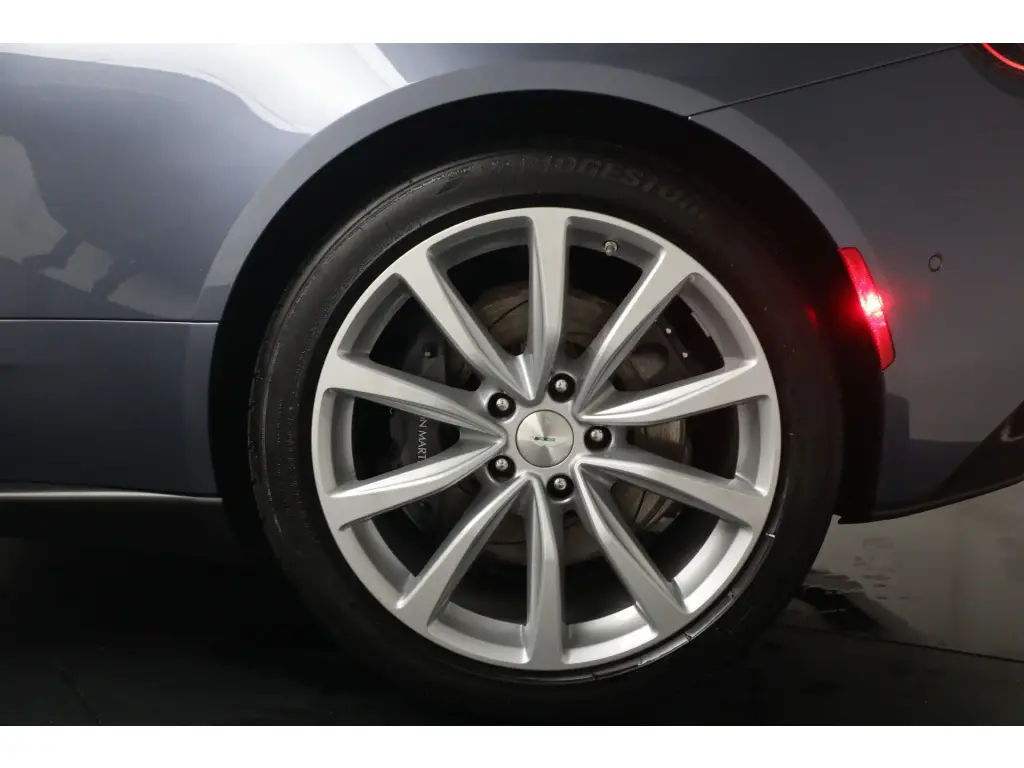 undefined thumbnail vehicle image 3