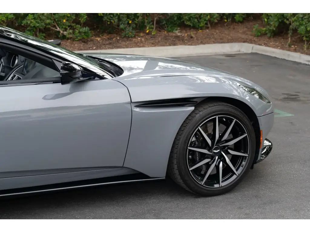 2022 DB11 V8 Volante thumbnail vehicle image 3