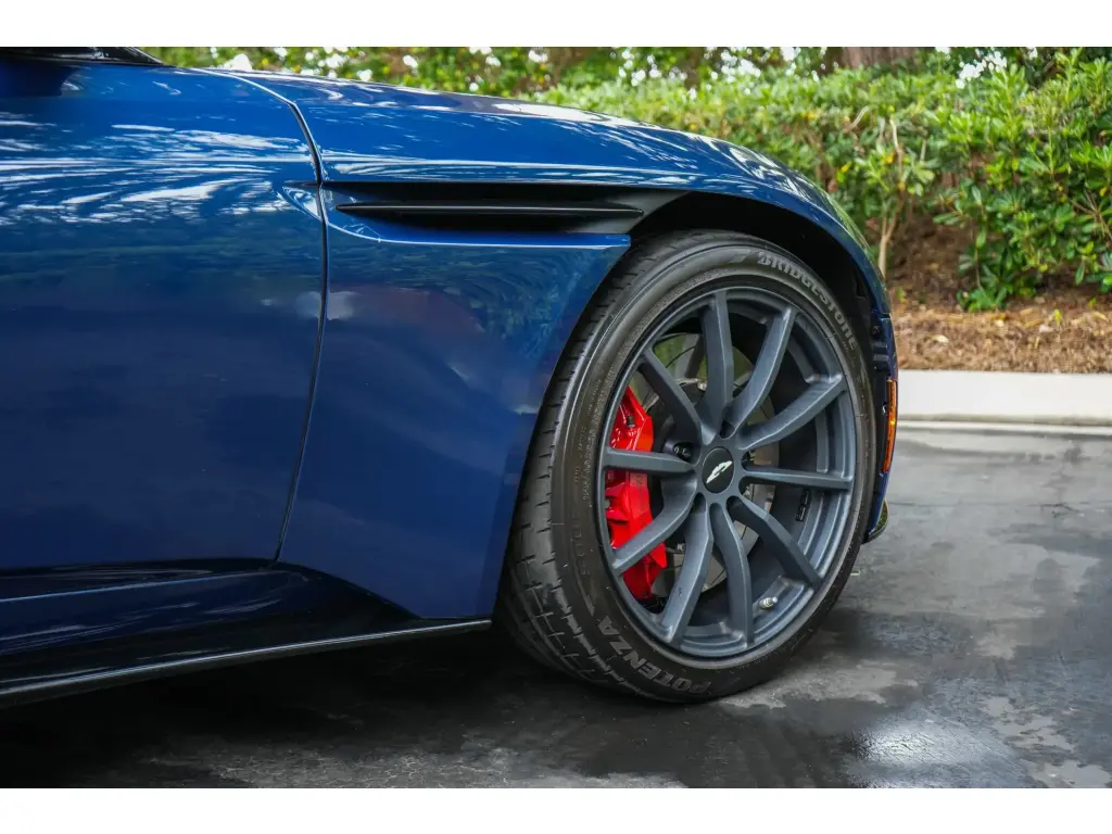 2023 DB11 V8 Volante thumbnail vehicle image 3