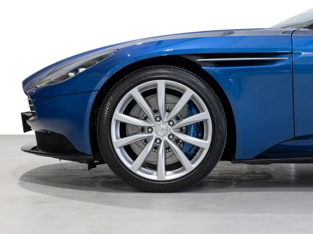 2023 DB11 V8 Volante thumbnail vehicle image 3