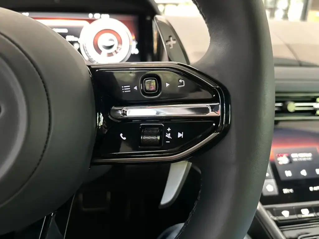 Aston Martin DB12 V8 Coupe 4.0 - 2024 - Joinsteer - #25