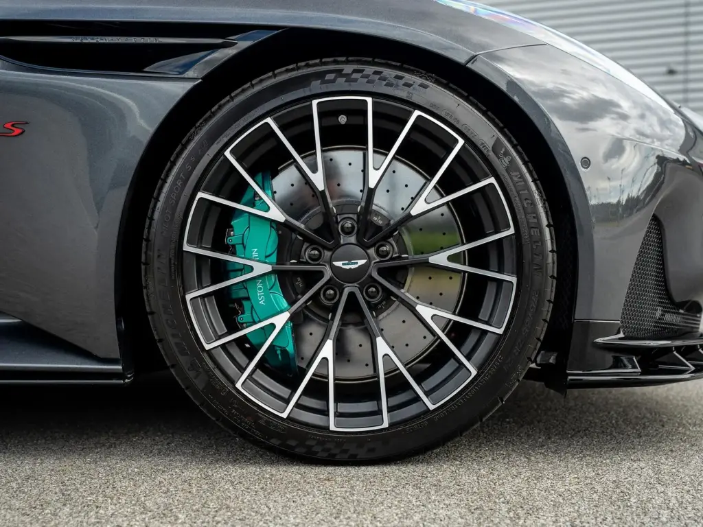 2026 DB12 S V8 Coupe thumbnail vehicle image 3